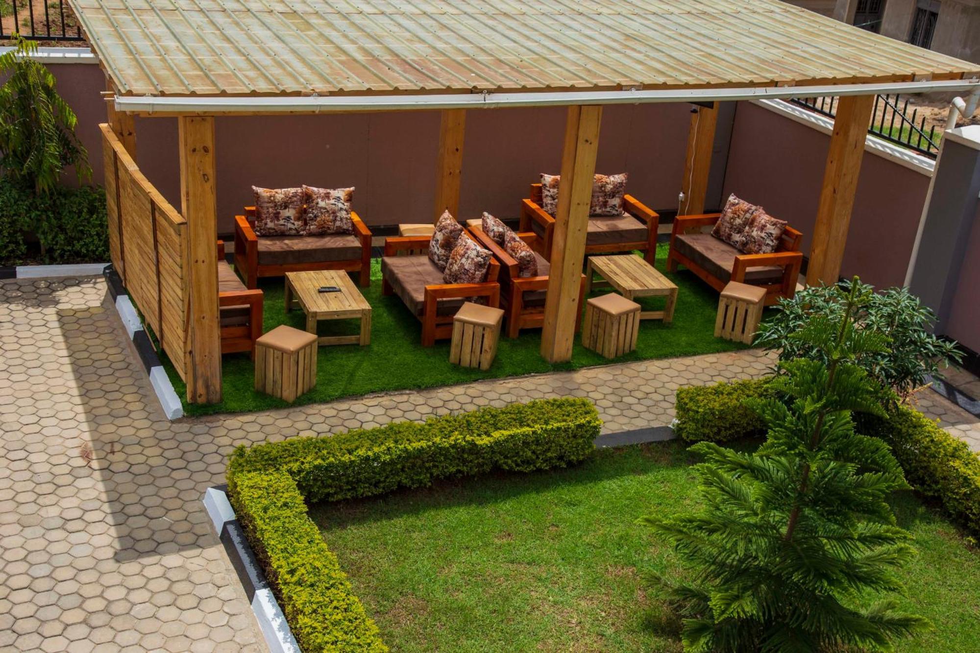 Occazia Hotel Mbarara Bagian luar foto